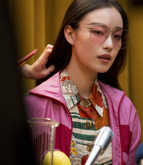 gucci 眼鏡 2018 秋冬|倪妮倾情演绎由Colin Dodgson掌镜的2018 秋冬眼镜广告形象大片。.